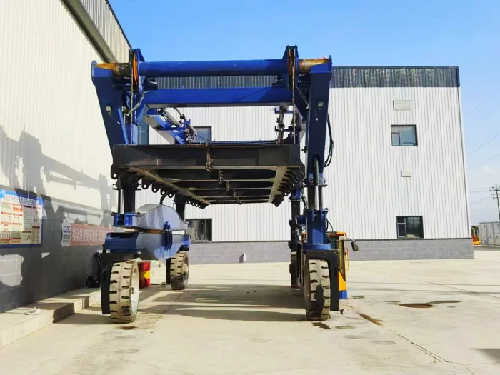 Ruiding bess straddle carriers shown on the original company website